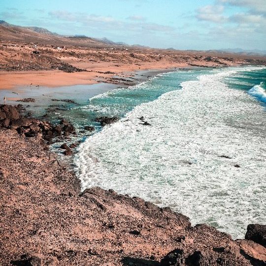 Mentre attendete l'estate, sapevate che andare all'estero dal 15 maggio sarà ancora più facile? Niente più quarantena di 5 giorni al rientro in Italia, che aspettate a prenotare? ⛱️